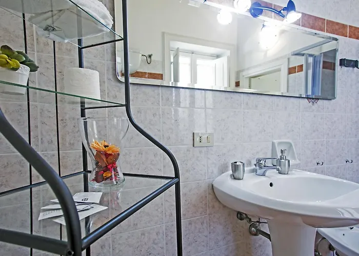 Oda ve Kahvaltı La Torretta 4*