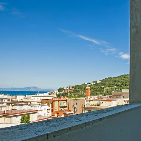 La Torretta Alojamento de Acomodação e Pequeno-almoço 3*